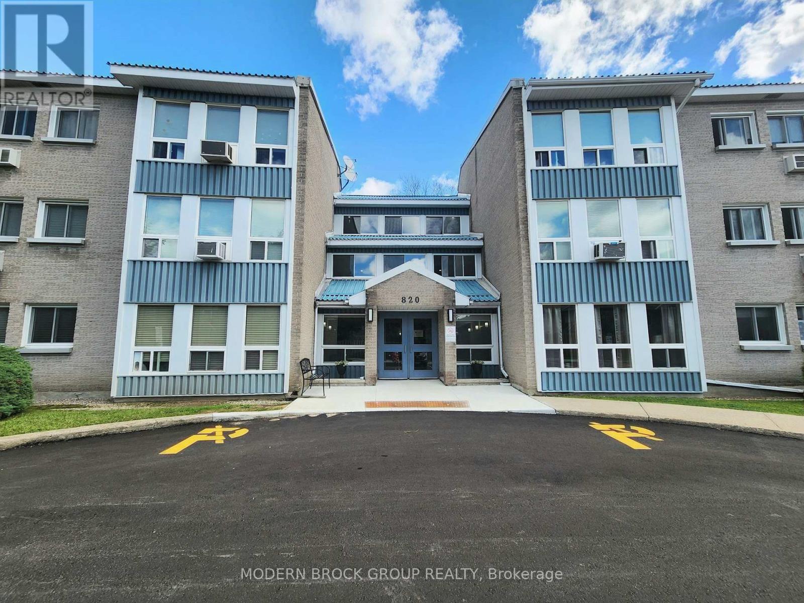 318 - 820 LAURIER BOULEVARD