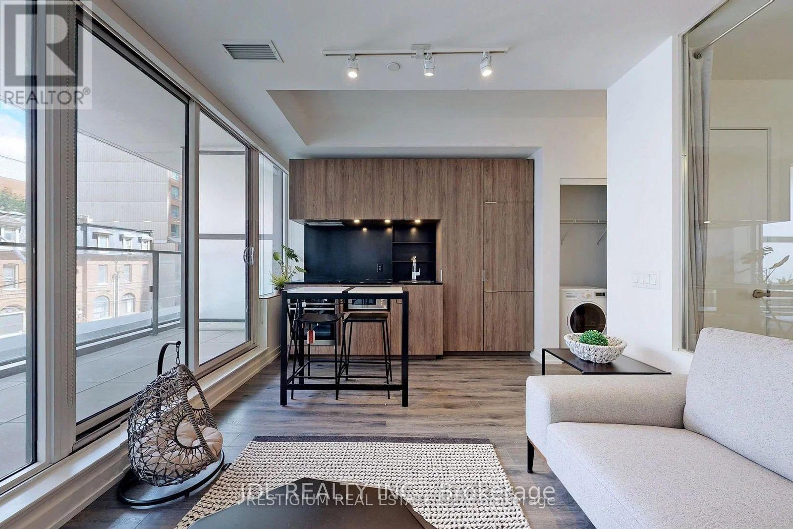 207 - 77 SHUTER STREET