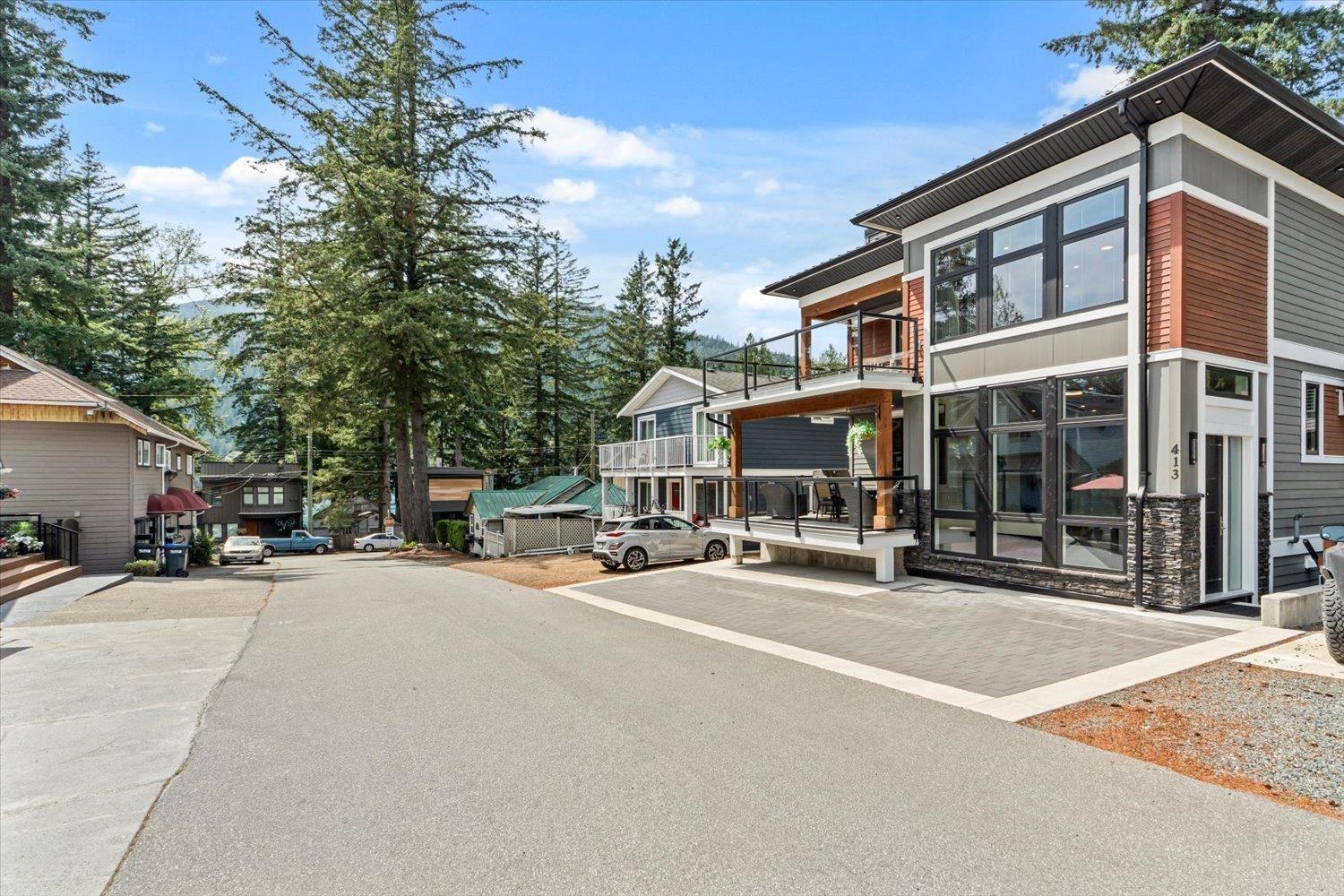413 MAPLE STREET, Cultus Lake North