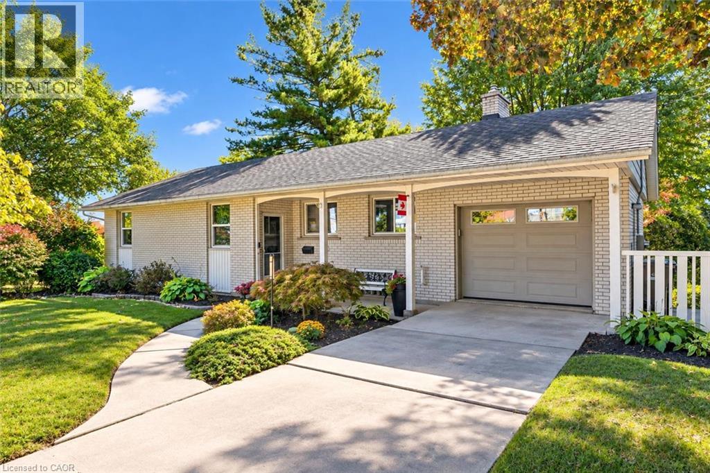 38 CALLANDER Drive