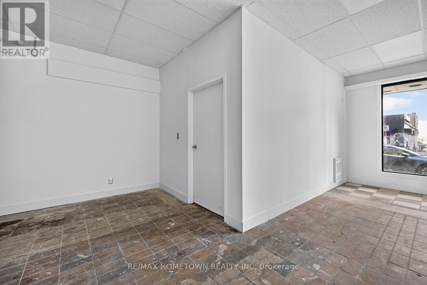 103 - 50 KING STREET E
