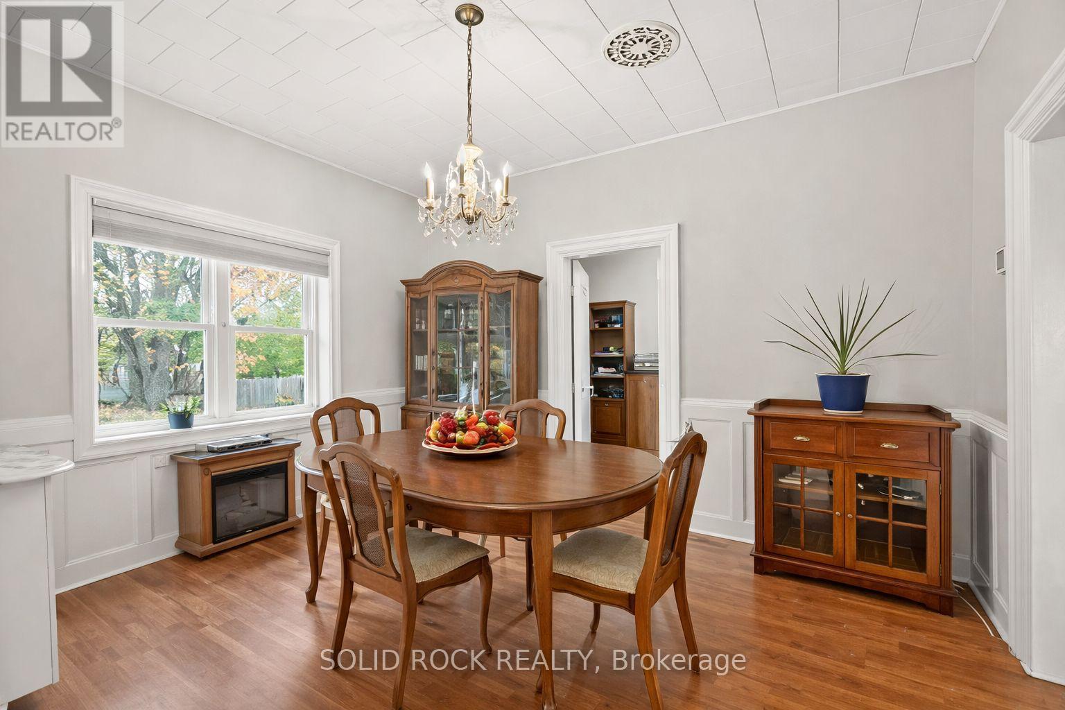 1262 RODNEY LANE