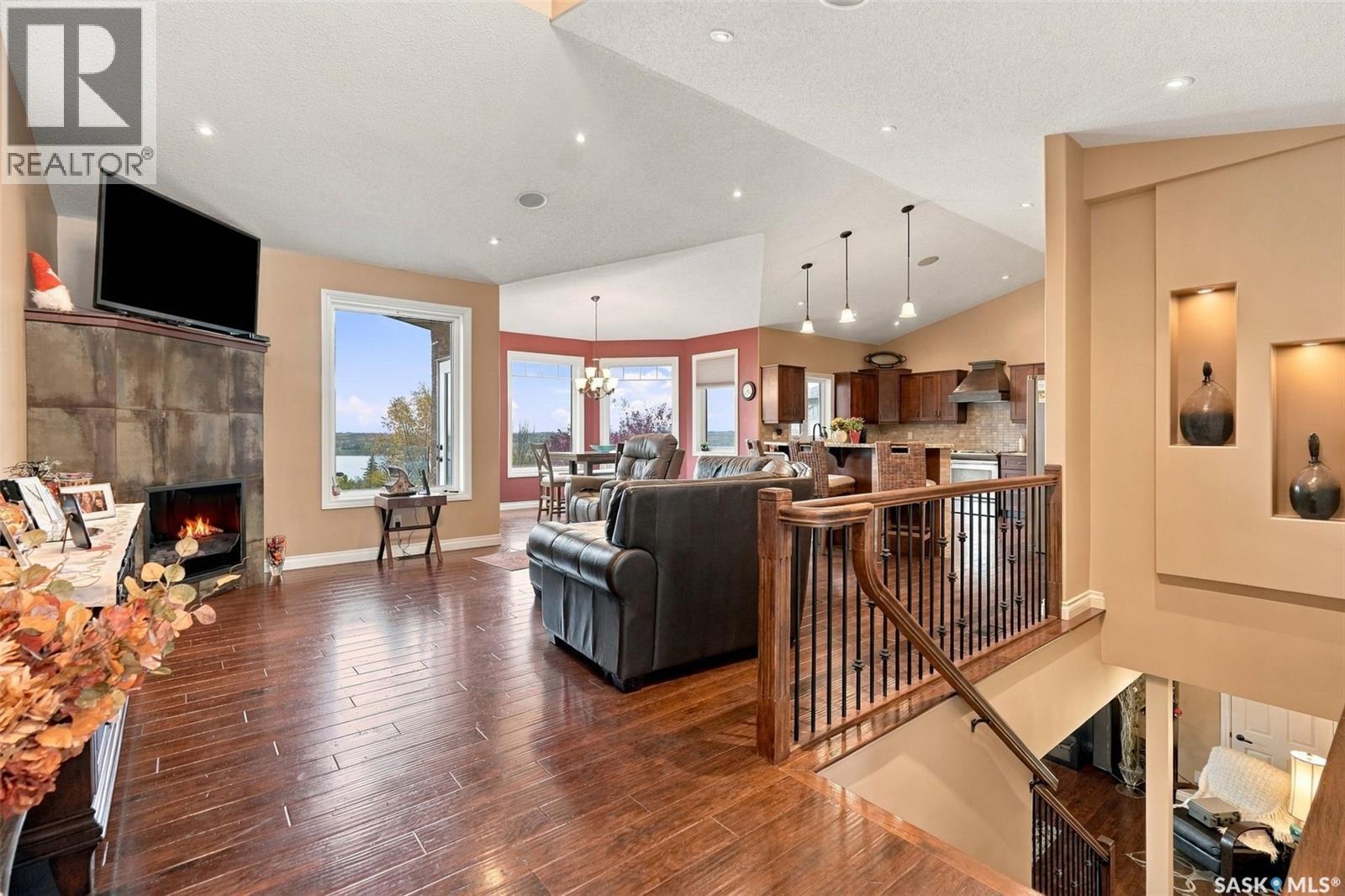212 EDGEWOOD DRIVE