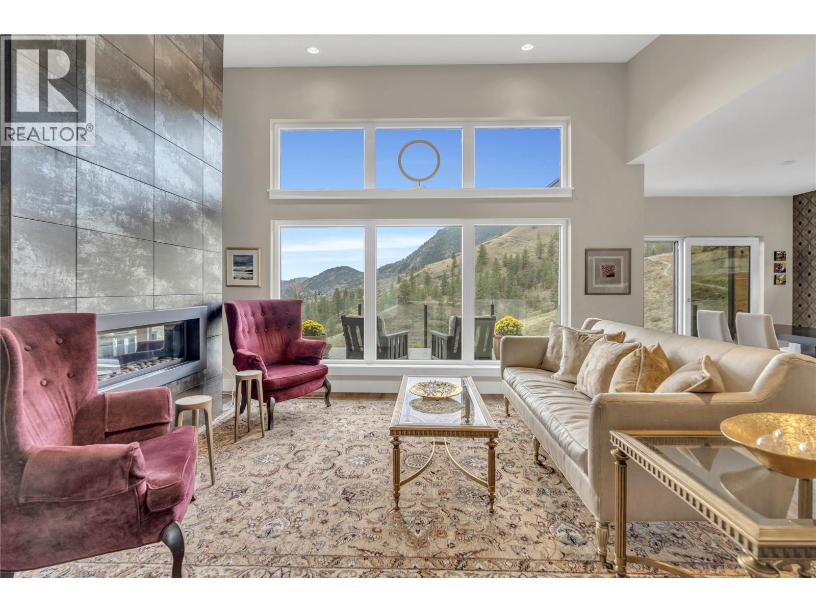 118 RIDGE View