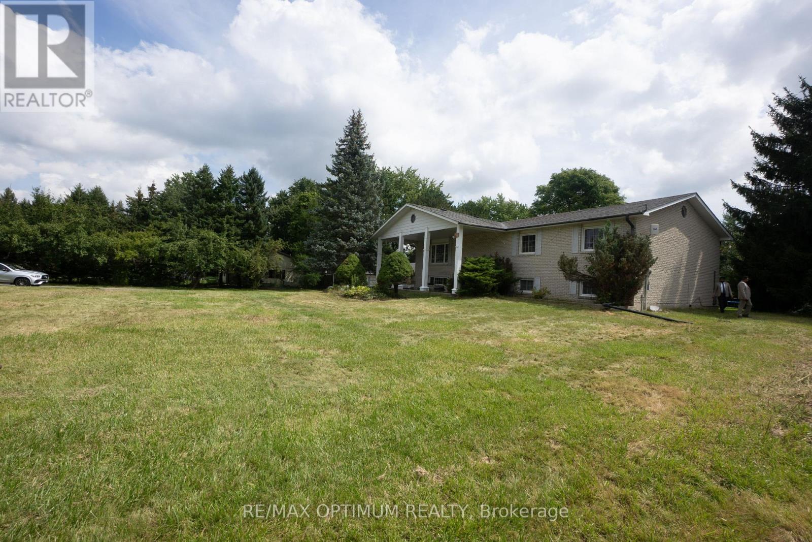11900 5 SIDE ROAD