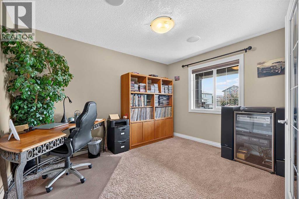 138 Hanson Drive NE
