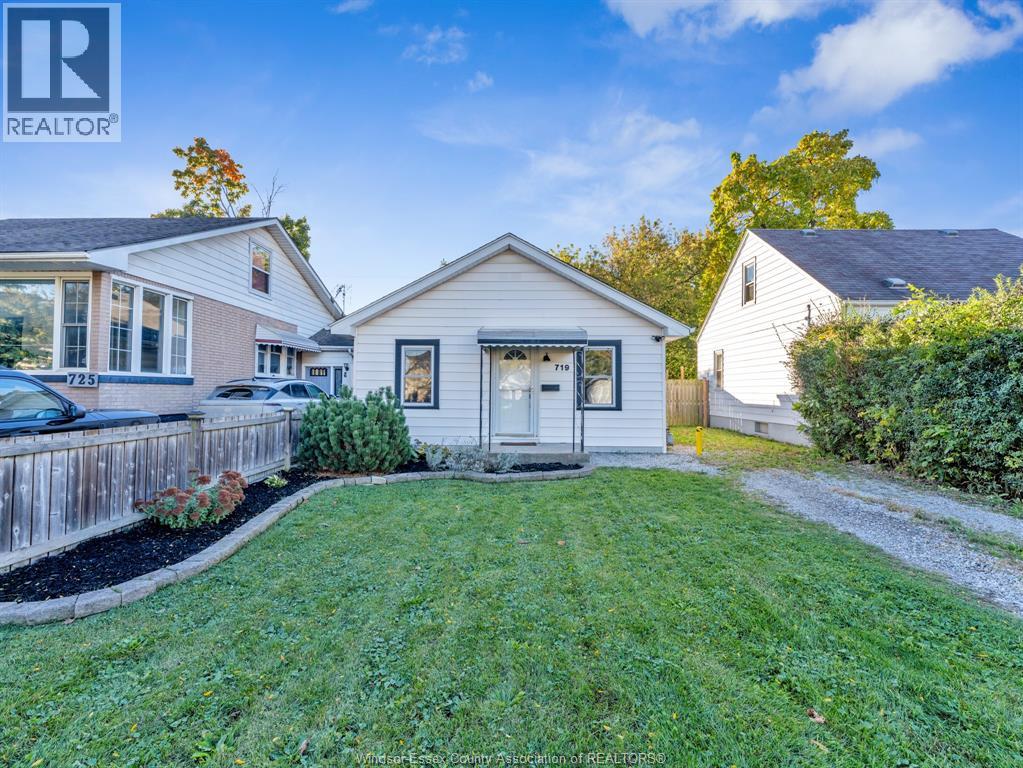 719 HILDEGARDE ST, WINDSOR, ON N8X 2Z9 - Image 3717911989.jpeg?d=l