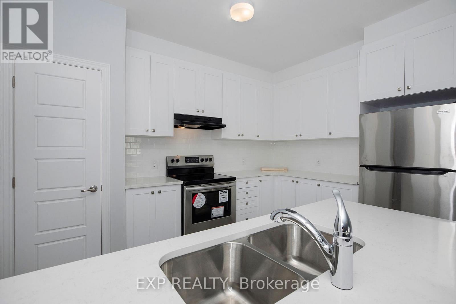 96 BALLINORA WAY