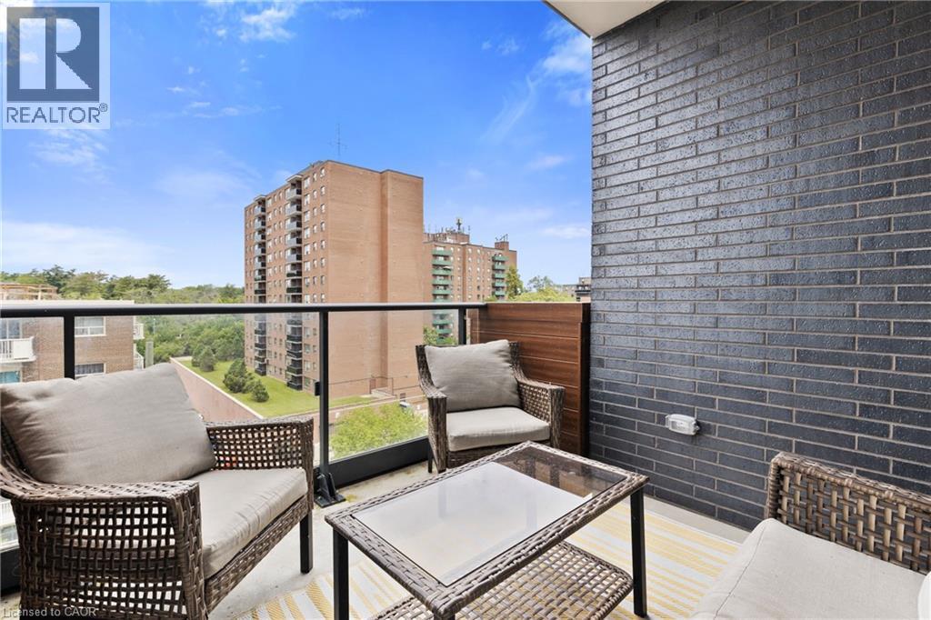 21 E PARK Street E Unit# 717