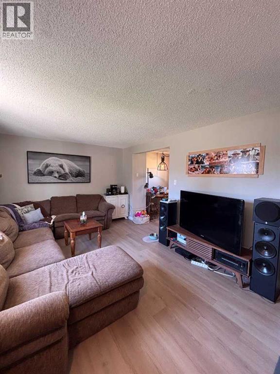 6, 65 Lafayette Boulevard W