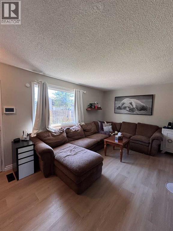 6, 65 Lafayette Boulevard W