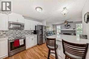 420 Whitehorn Place NE