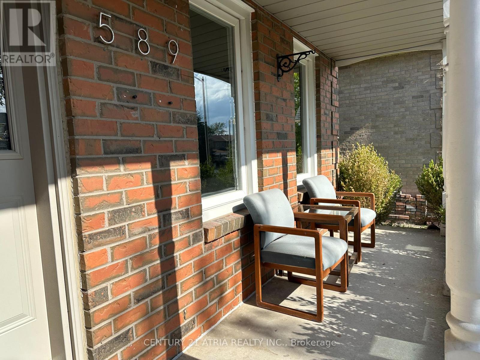 589 VILLAGE PARKWAY