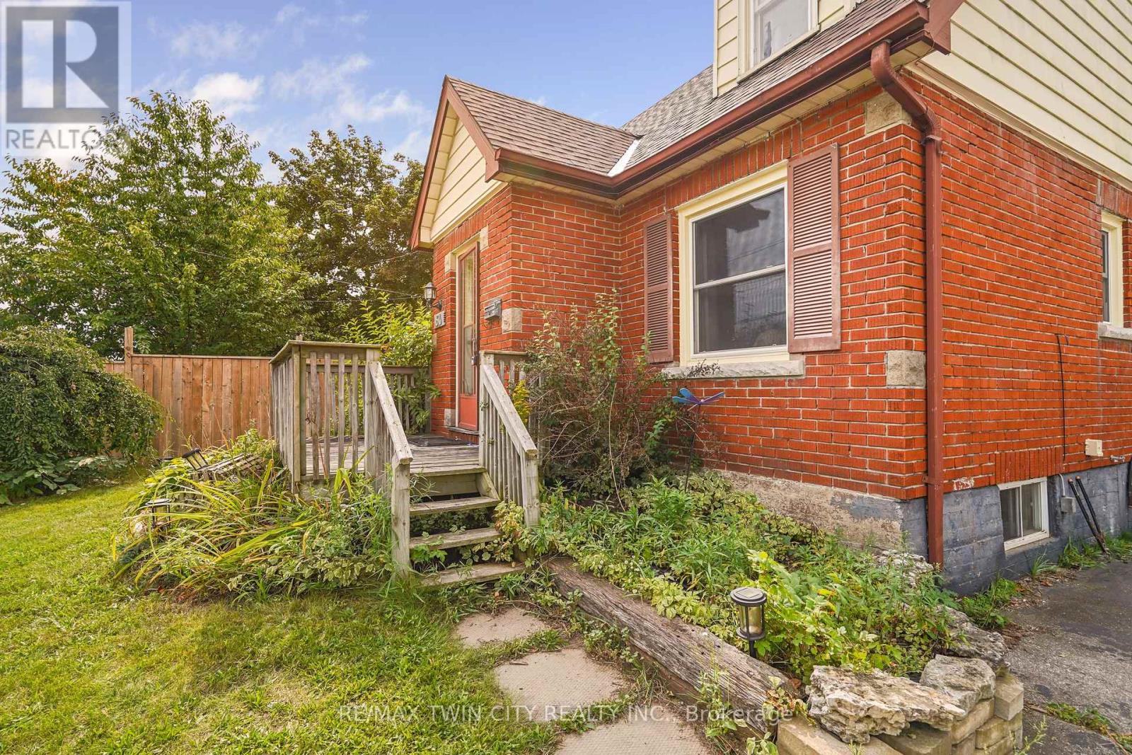 60 PARK ROAD N