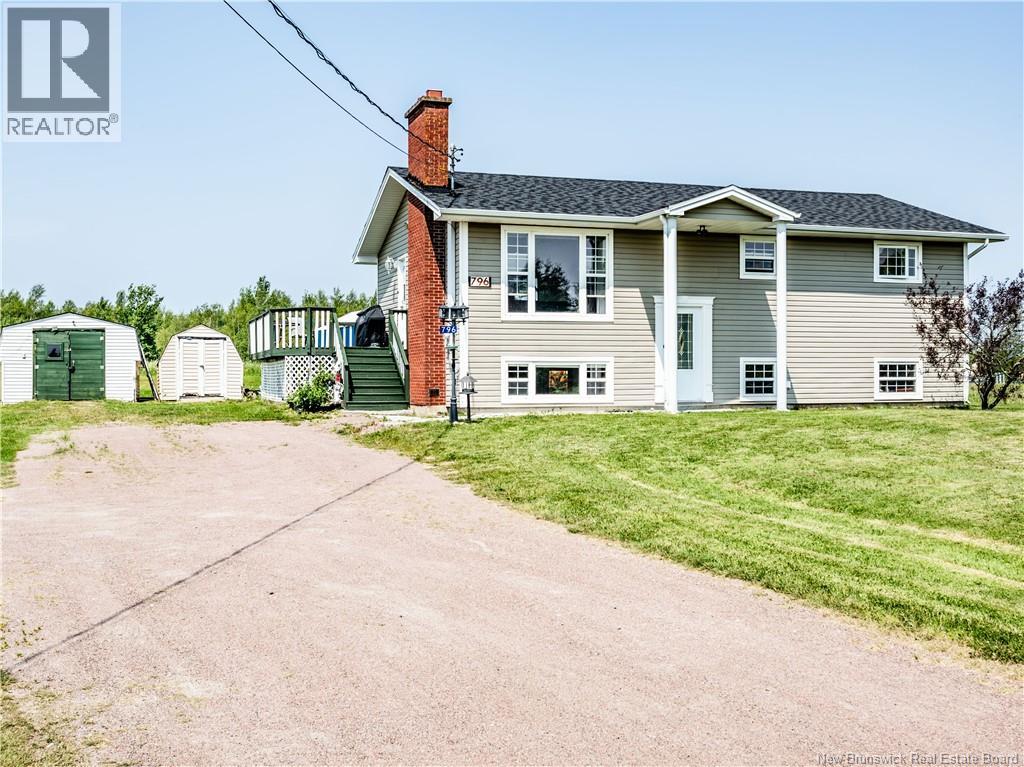 796 Royal - Photo 1