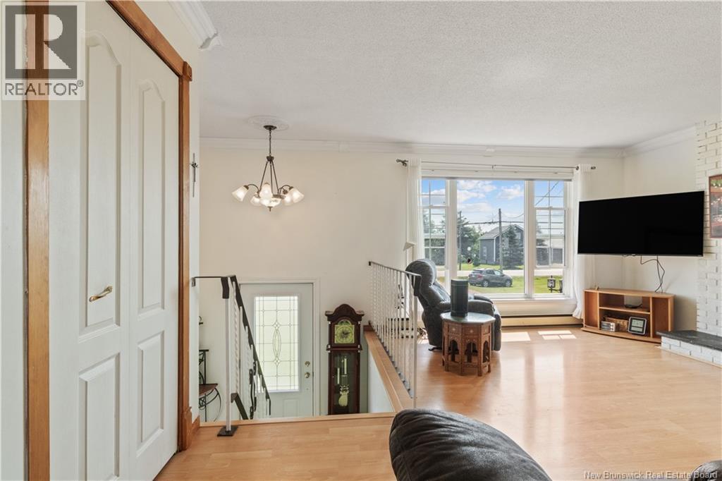 796 Royal - Photo 3