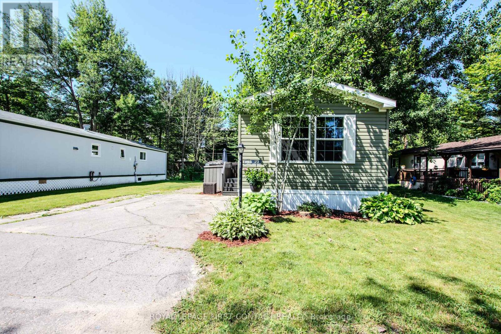 23 GEORGIAN GLEN DRIVE
