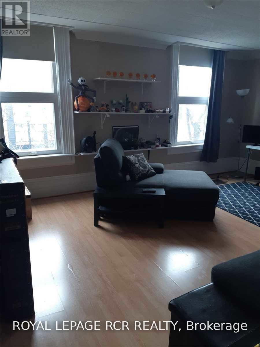 A - 50 QUEEN STREET N