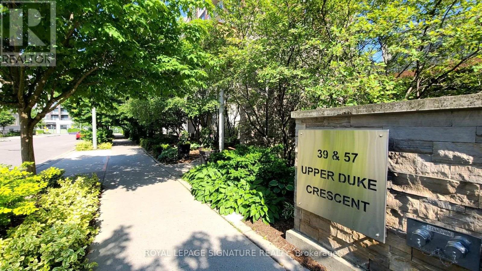 512 - 57 UPPER DUKE CRESCENT