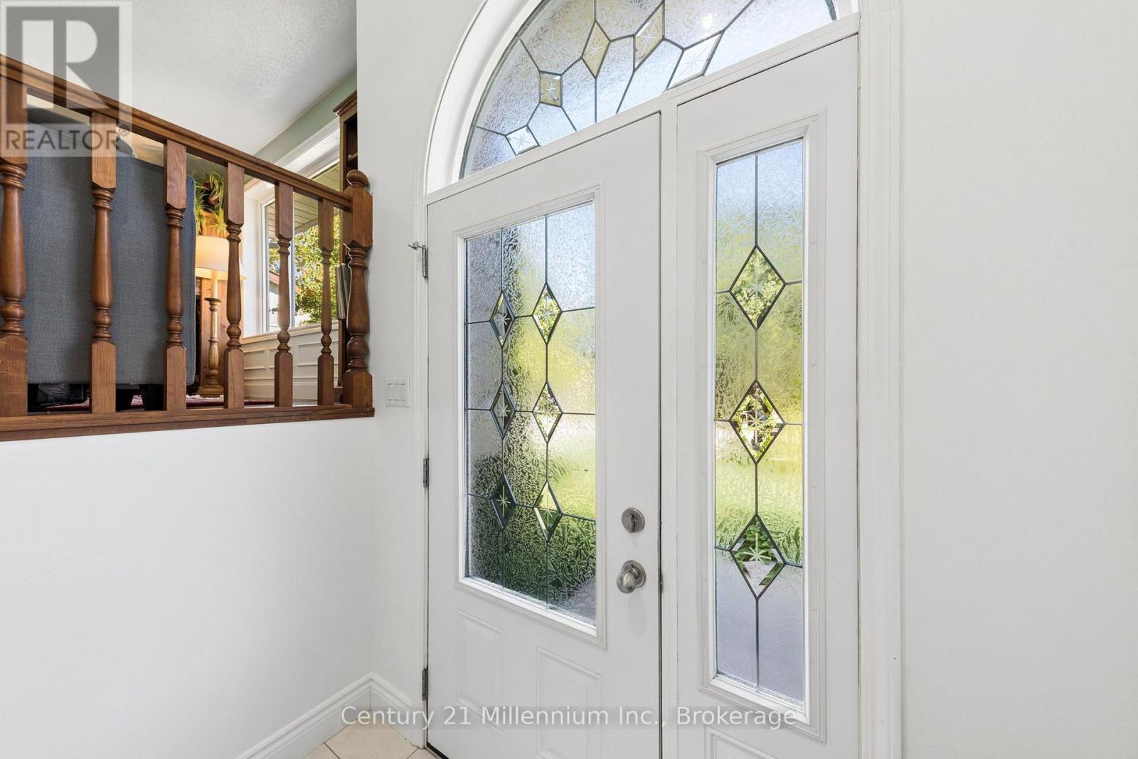 128 PARKLANE CRESCENT
