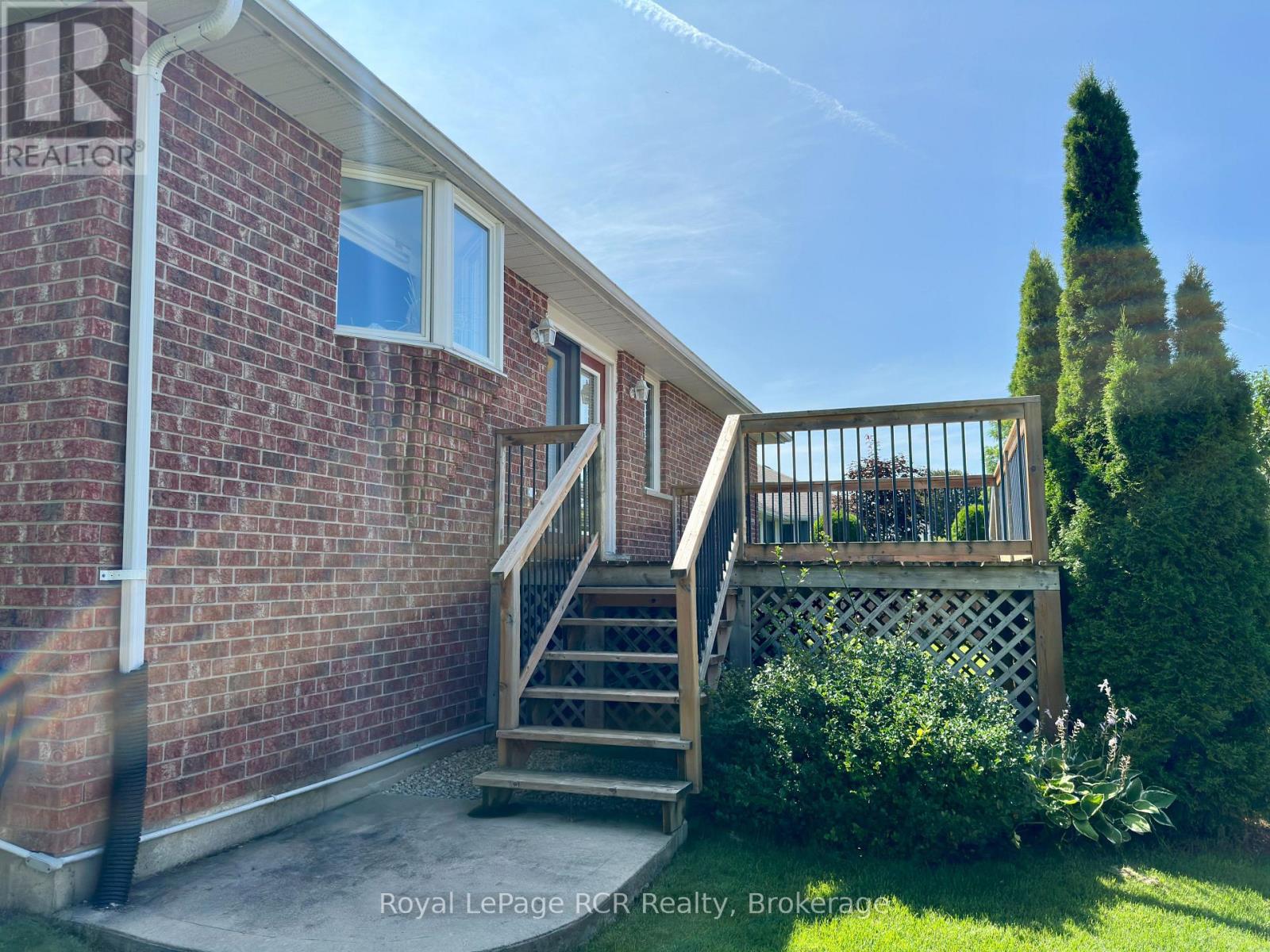 238 4TH STREET CRESCENT