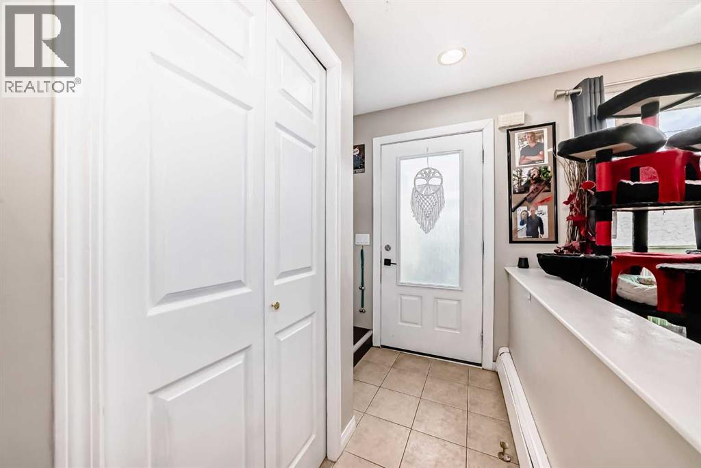 1-6, 8 Huntley Close NE