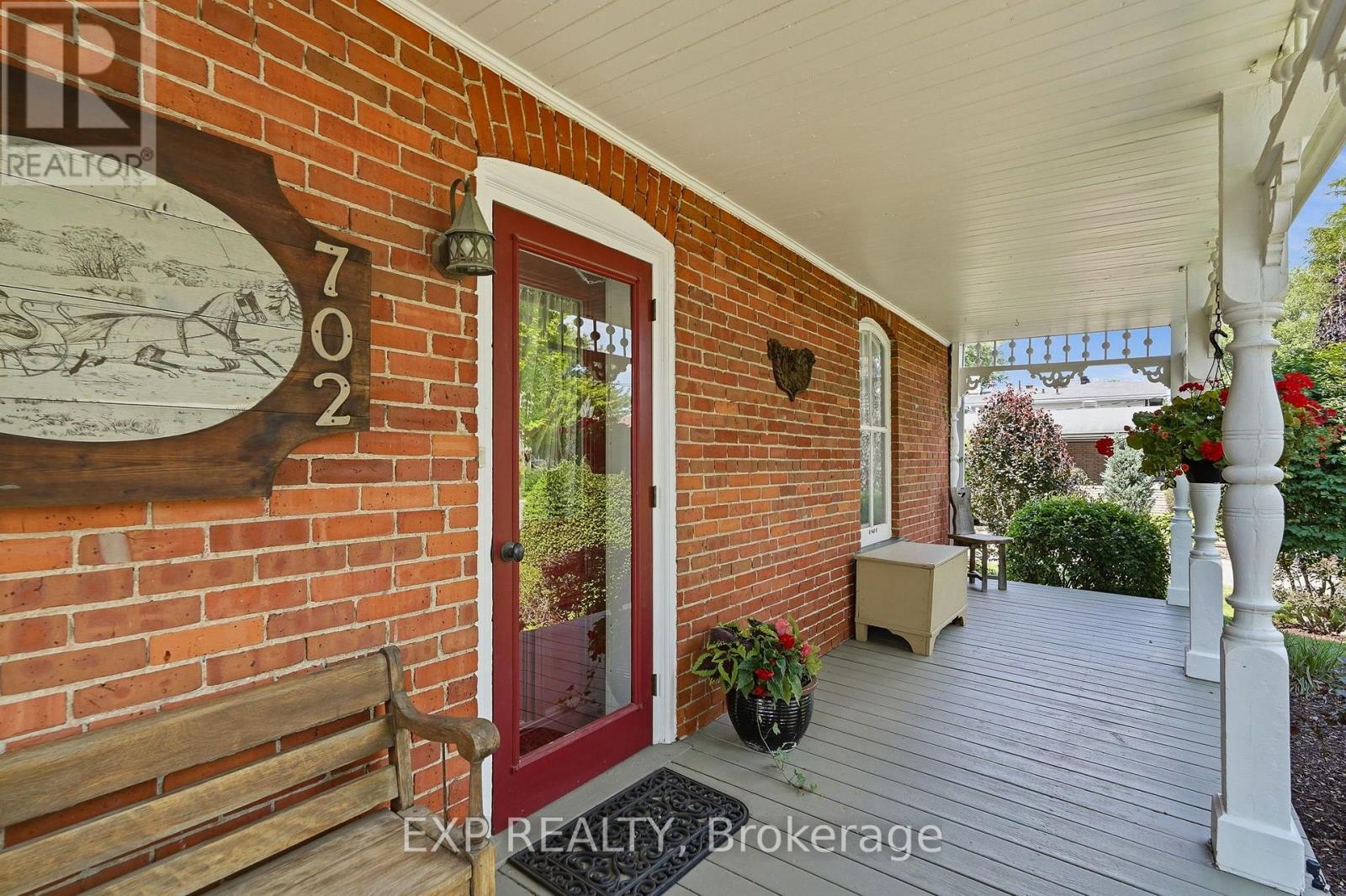 702 DOLLARD STREET