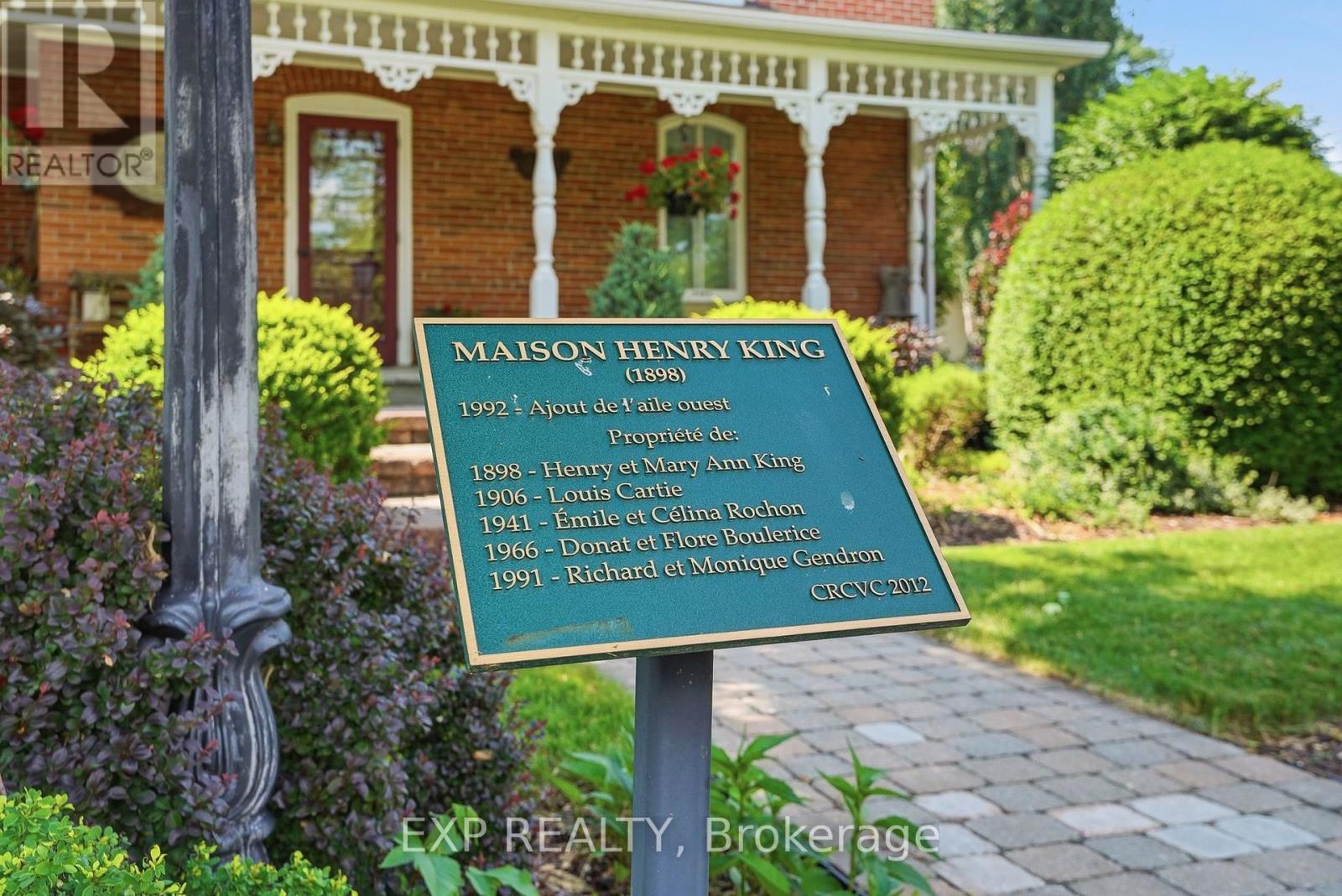 702 DOLLARD STREET