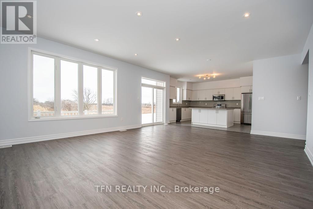 24 DON HADDEN CRESCENT