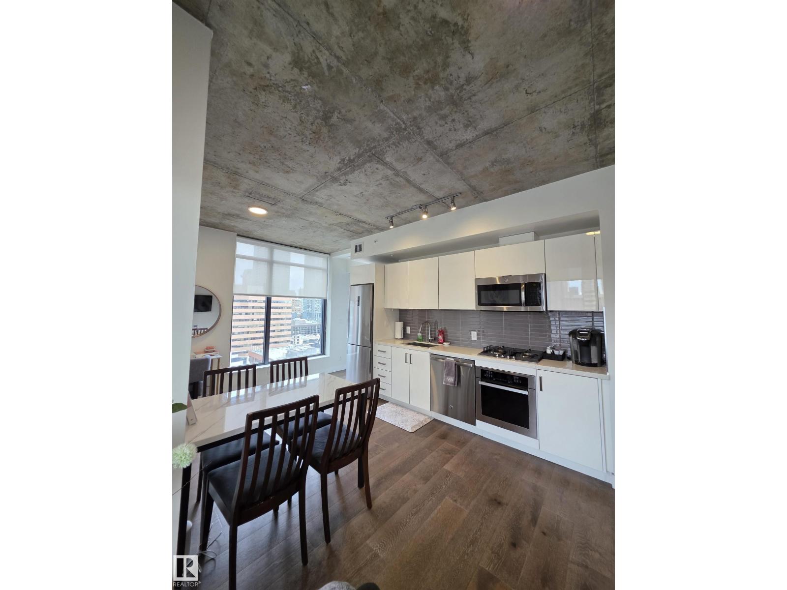 #1006 1010 6 ST SW