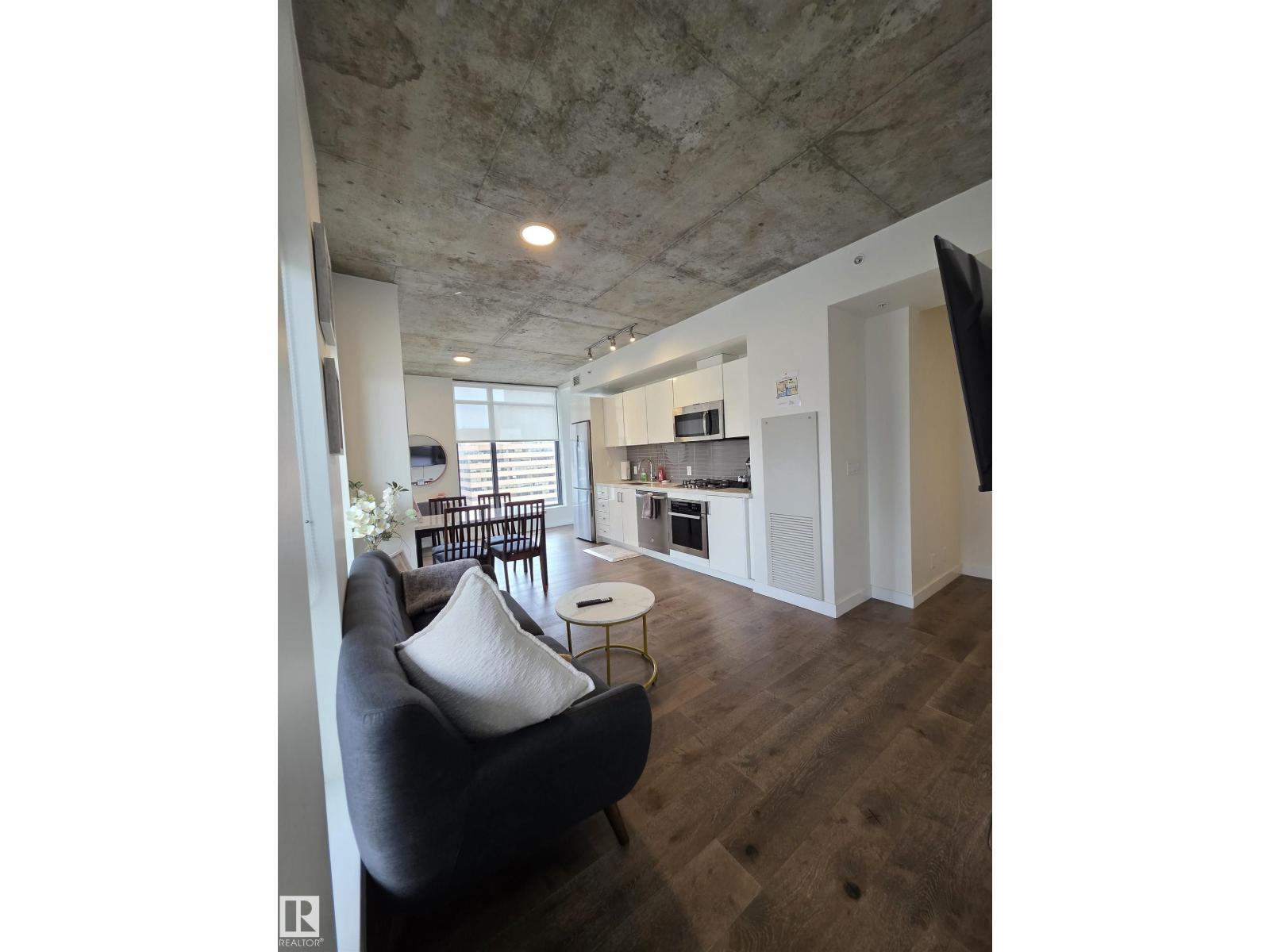 #1006 1010 6 ST SW