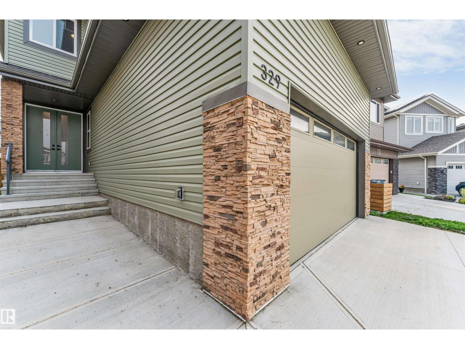 329 BALSAM LI