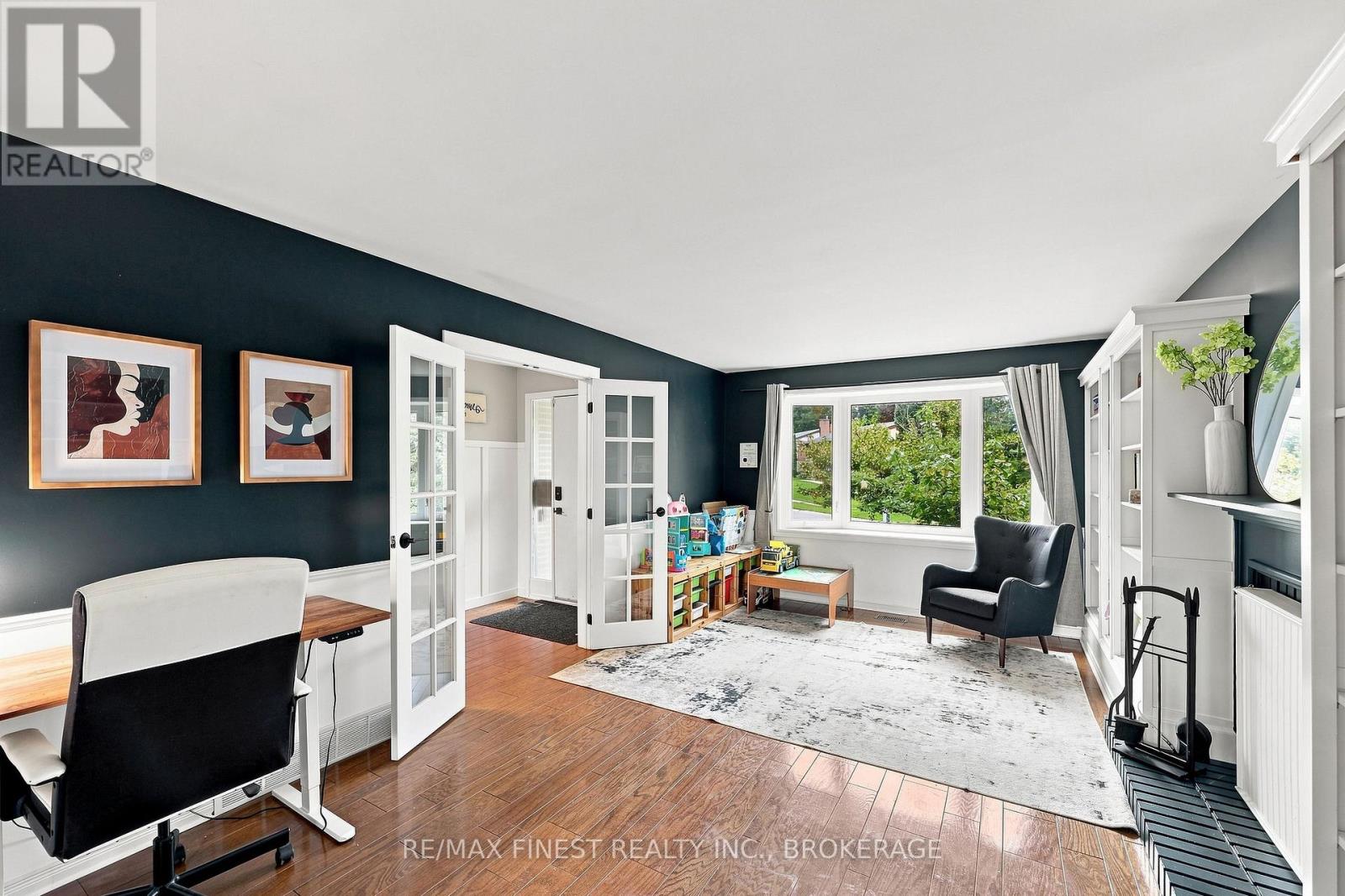 907 PEMBRIDGE CRESCENT