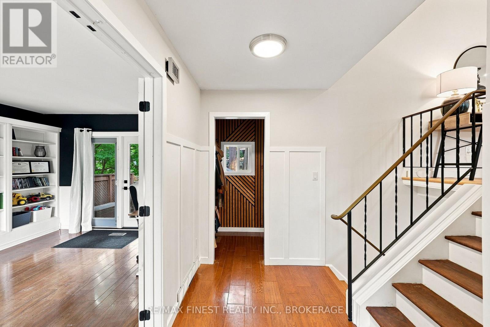907 PEMBRIDGE CRESCENT