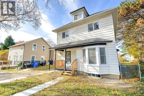 3076 Sandwich St, Windsor, ON 2