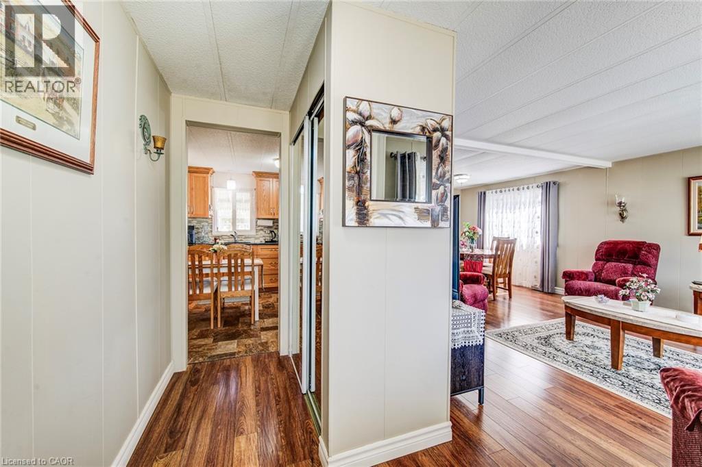21 FAIRVIEW Crescent