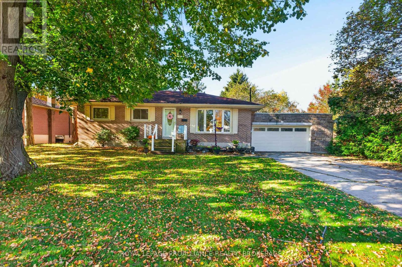 413 MAPLE RIDGE DRIVE
