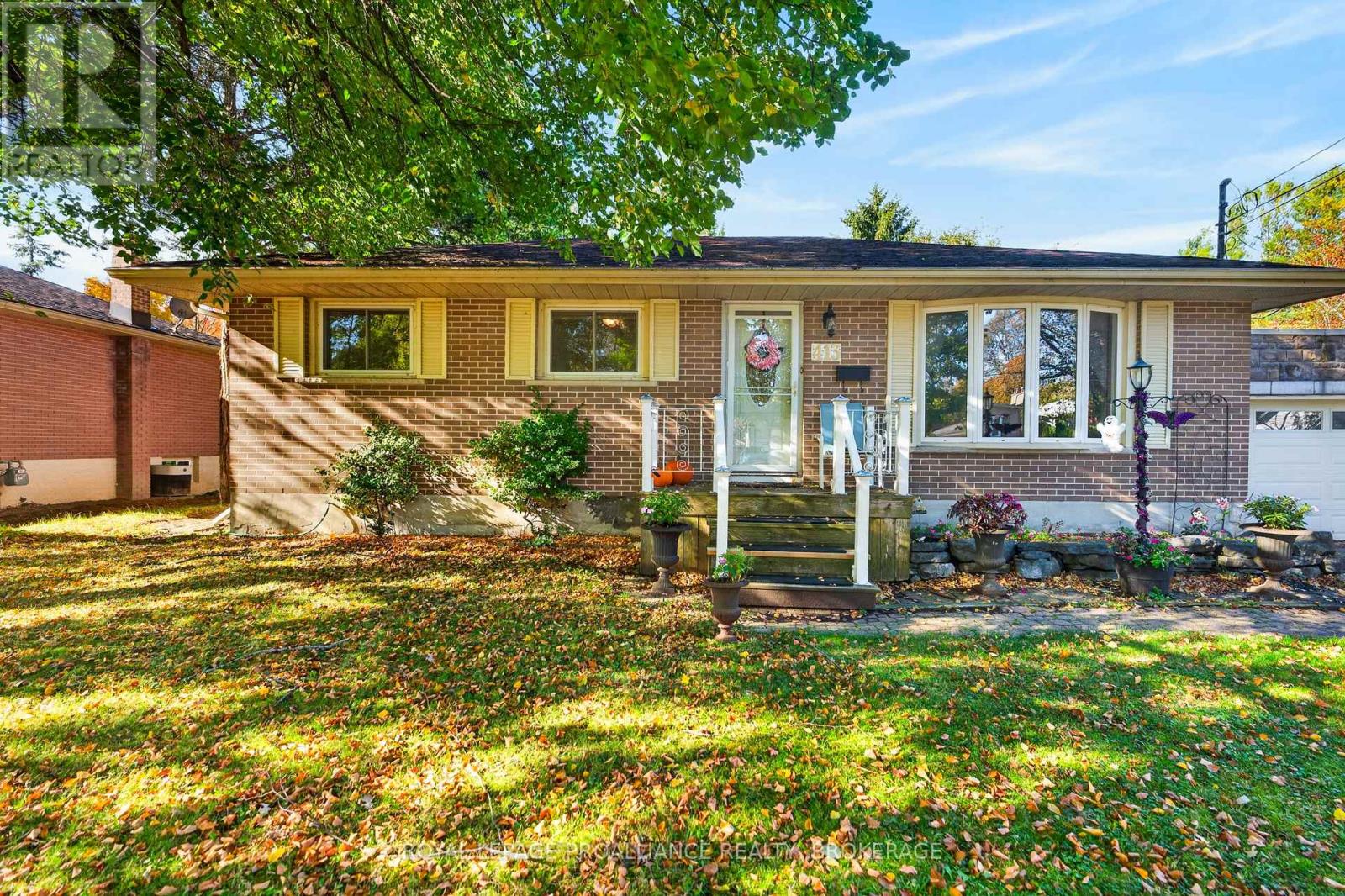 413 MAPLE RIDGE DRIVE