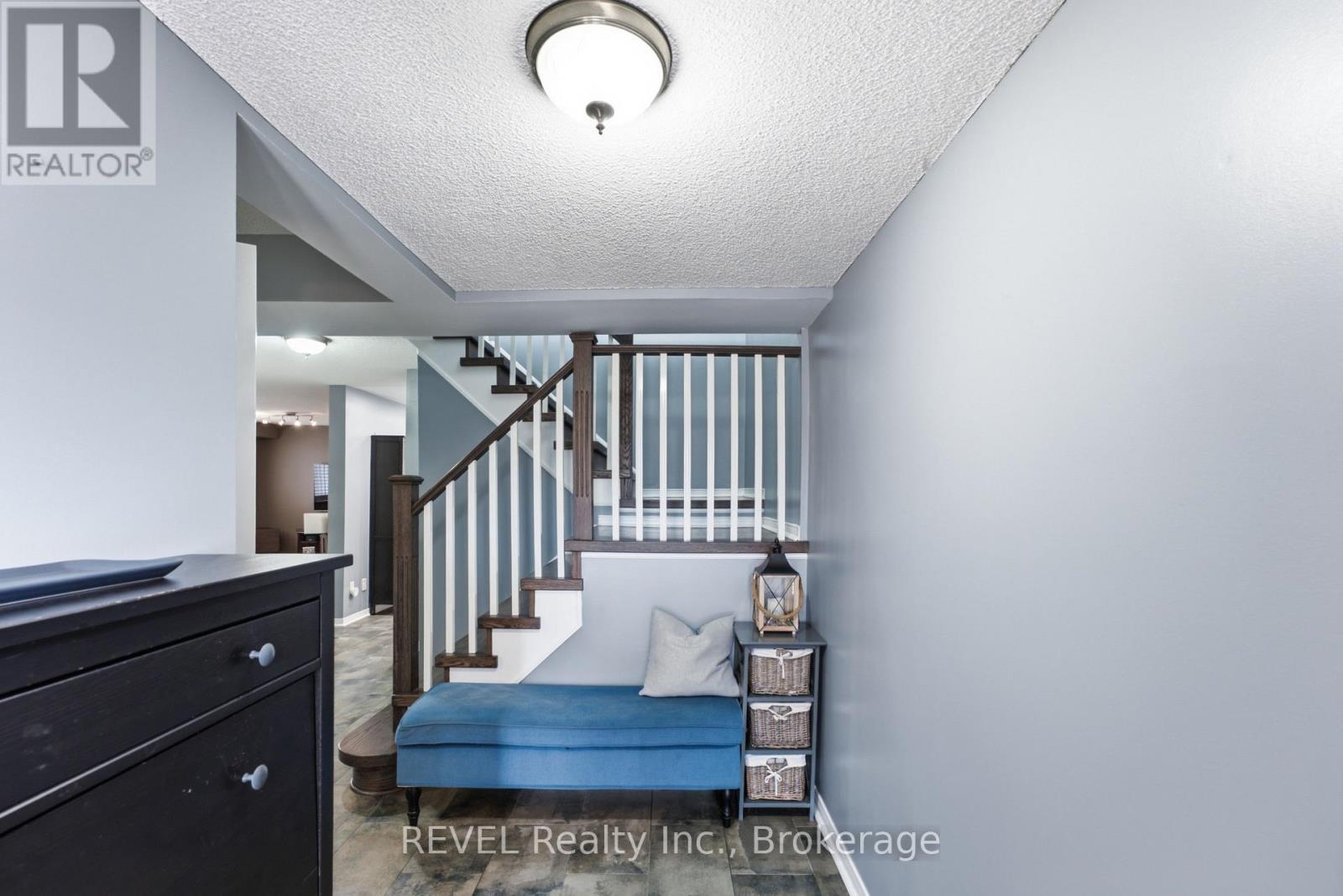 20 HAYLOFT COURT