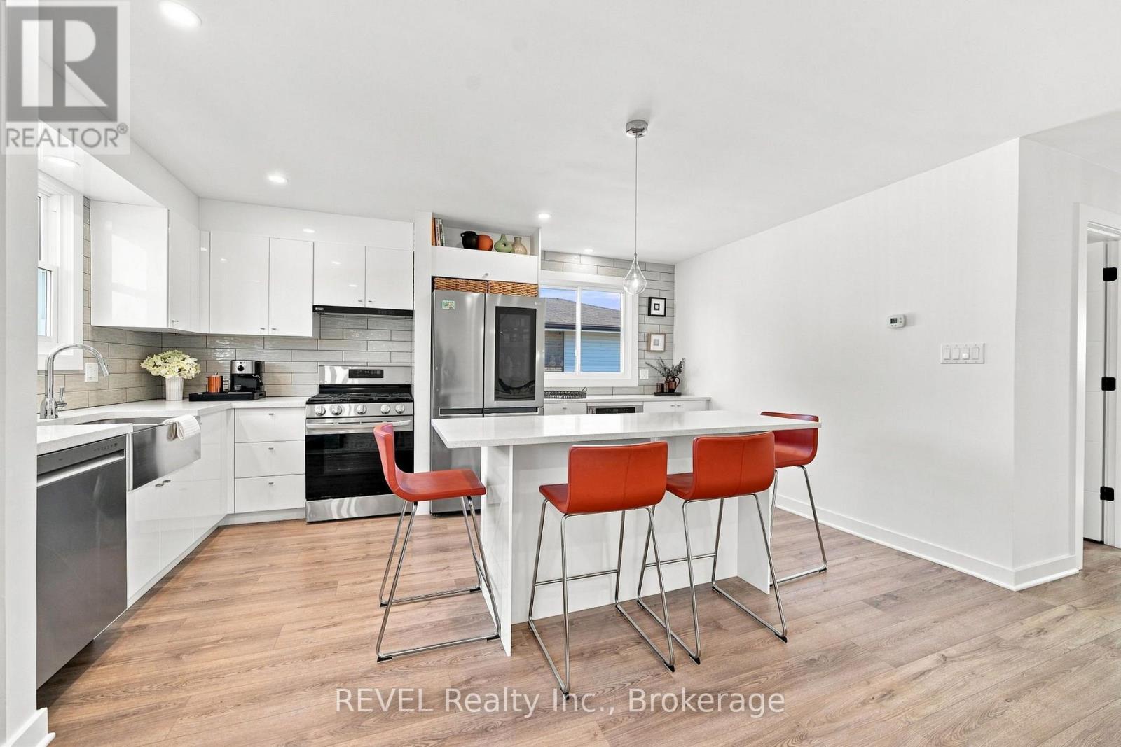 34 OAKWOOD STREET