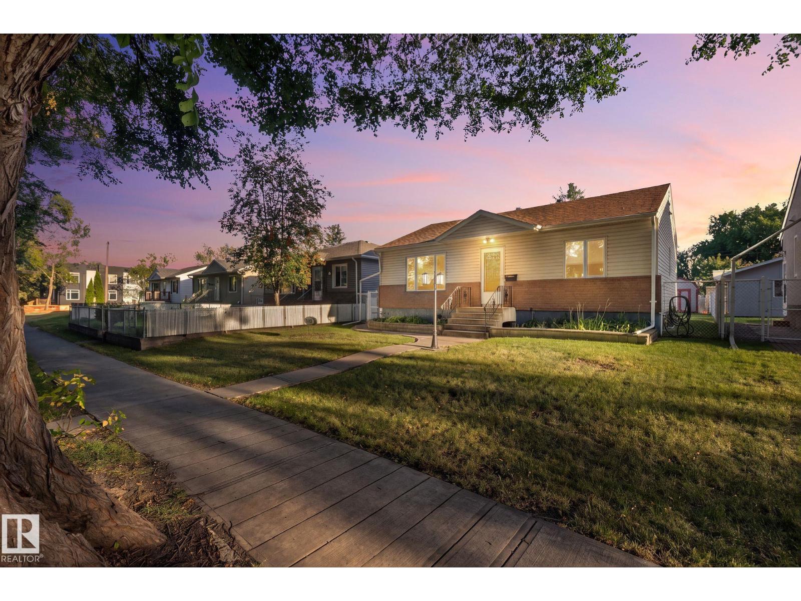 9719 65 AV NW