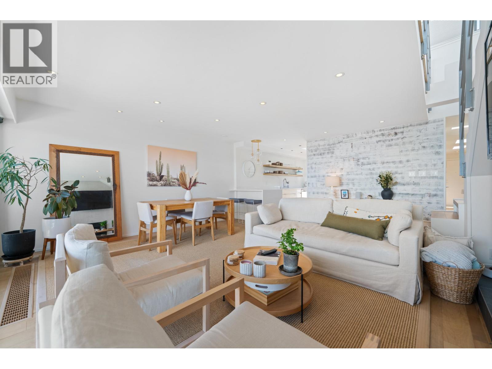 41 2238 FOLKESTONE WAY