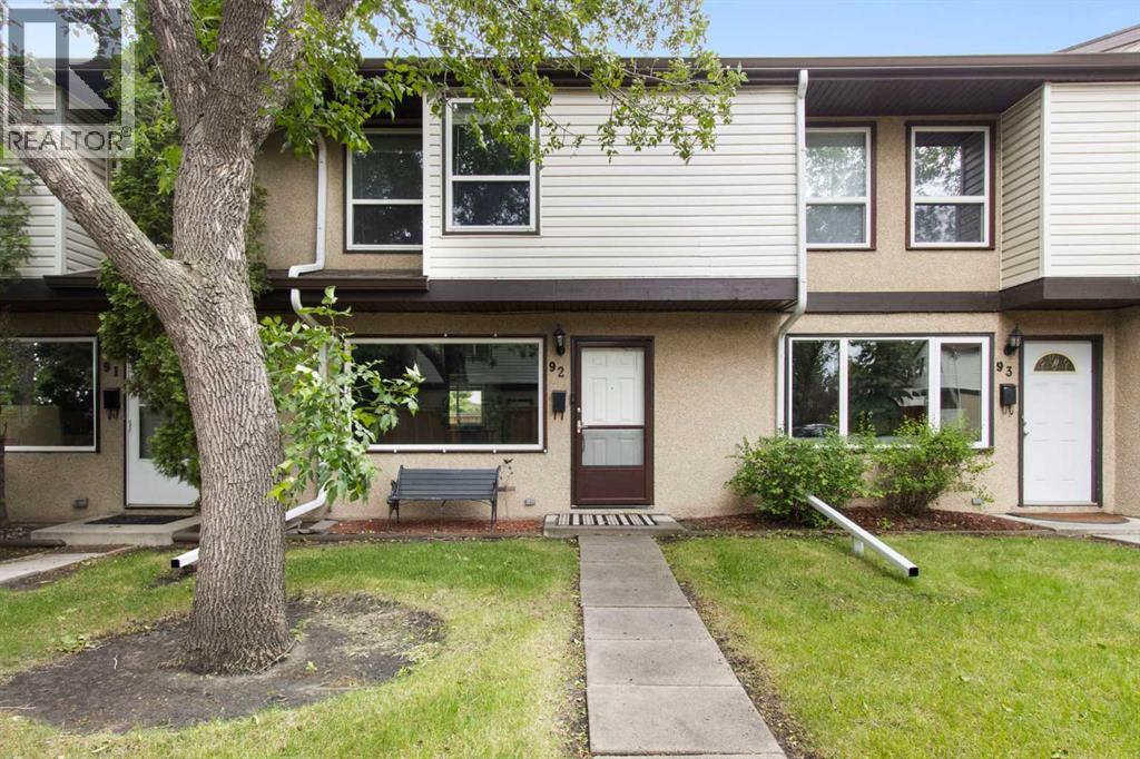 92, 630 Sabrina Road SW
