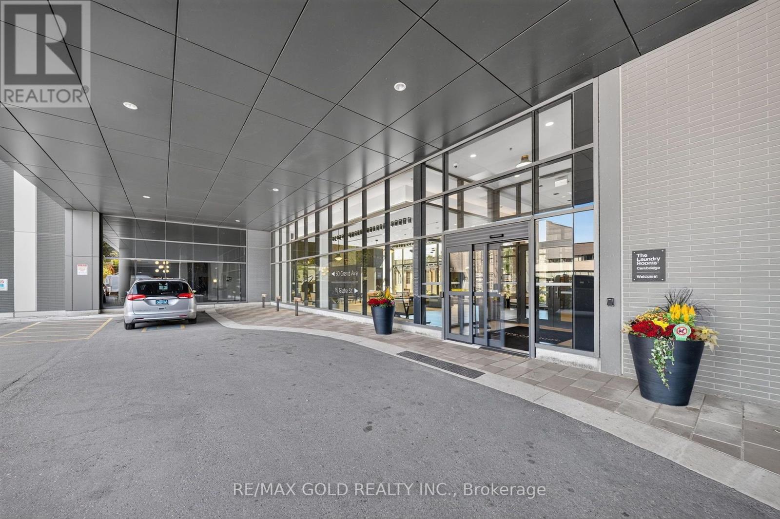 1310 - 15 GLEBE STREET