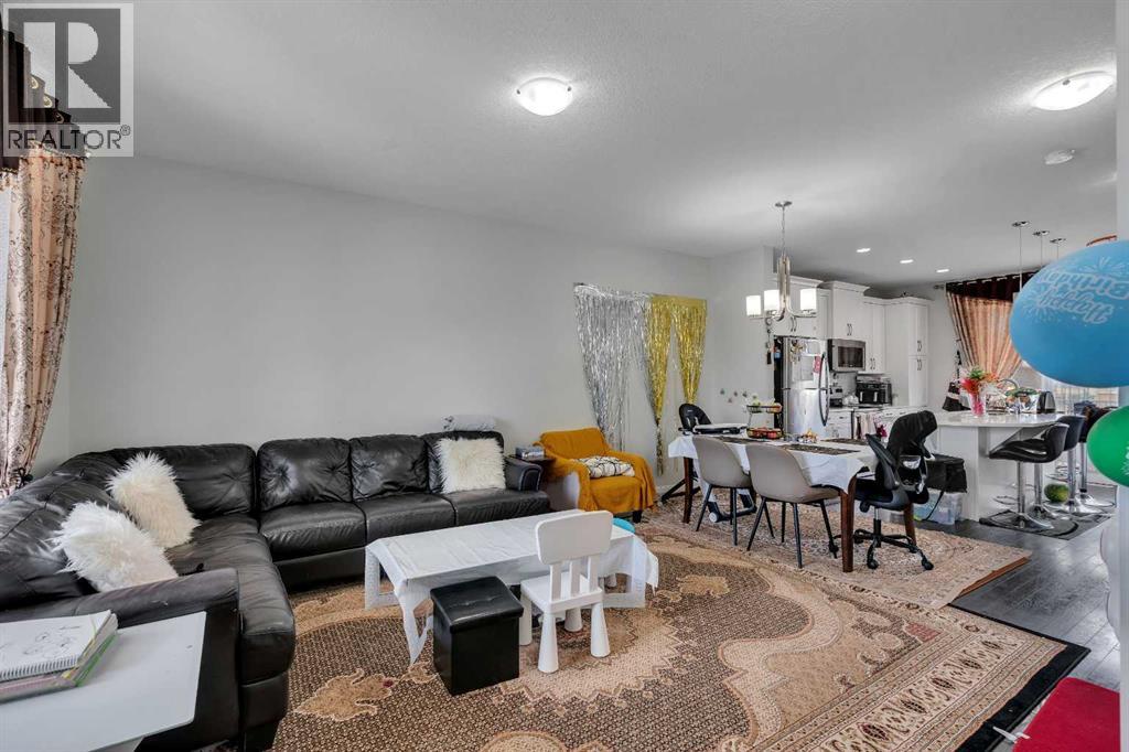 552 Redstone Drive NE