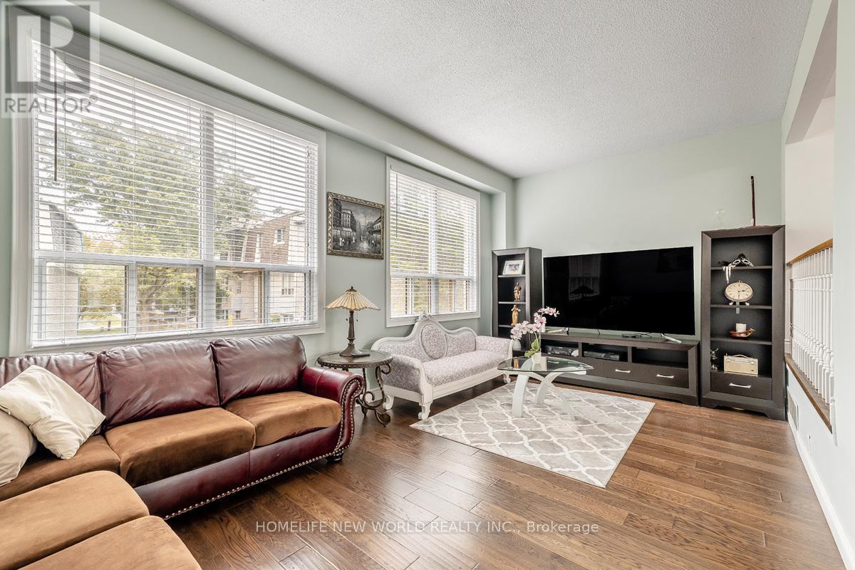 61 POPLAR CRESCENT
