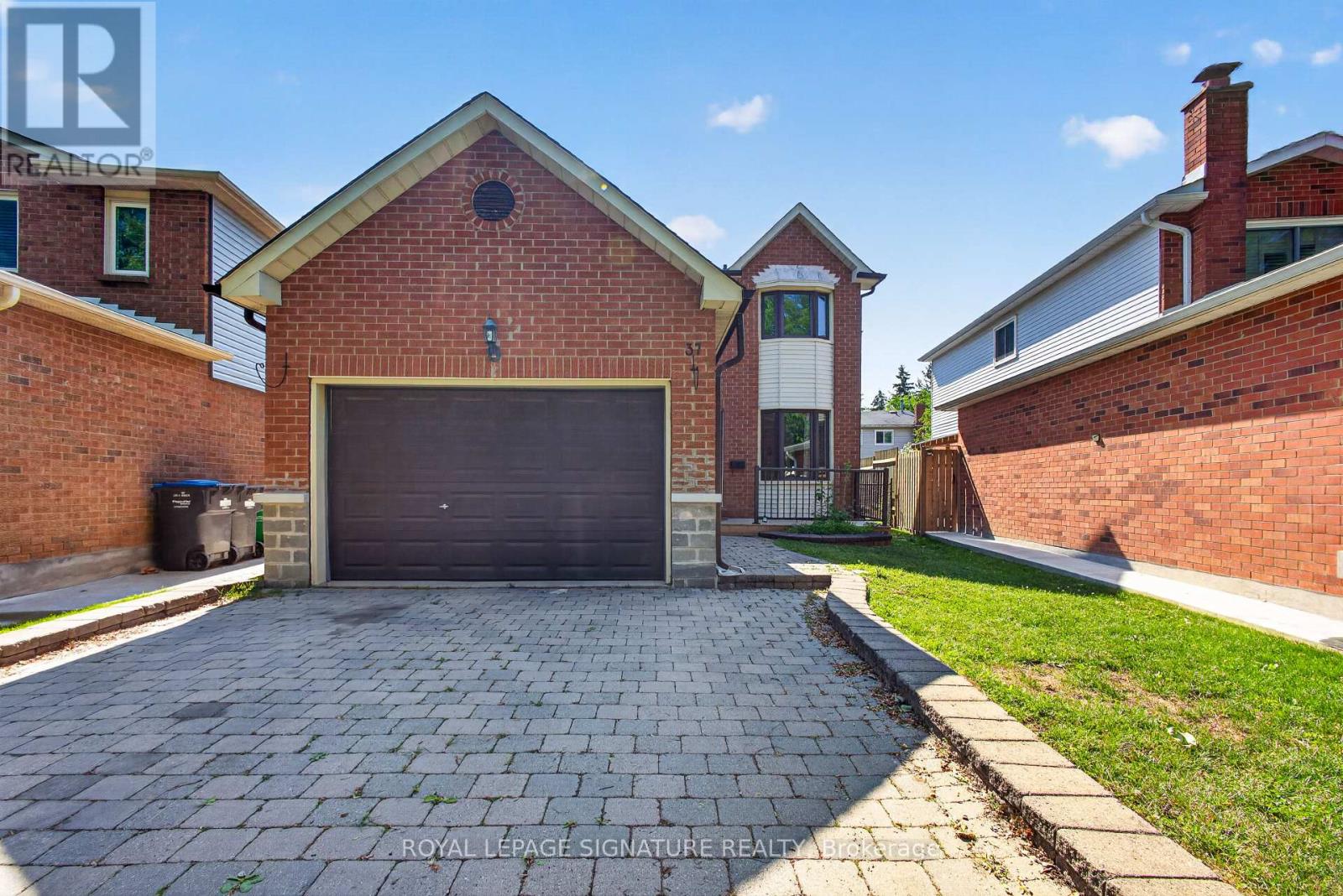 37 OLEANDER CRESCENT