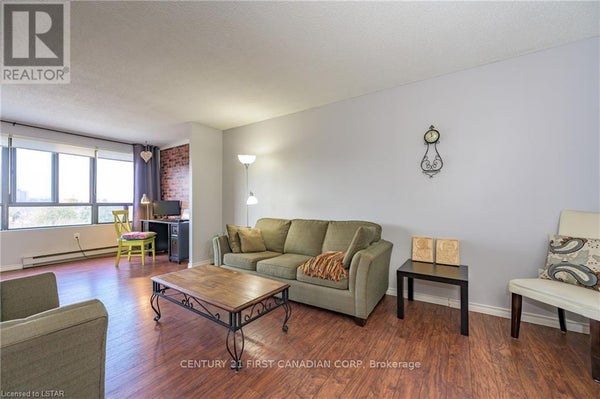 402 - 135 Base Line Rd W, London South (South D), ON 4