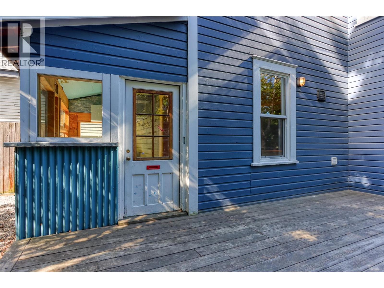 924 FRONT Street