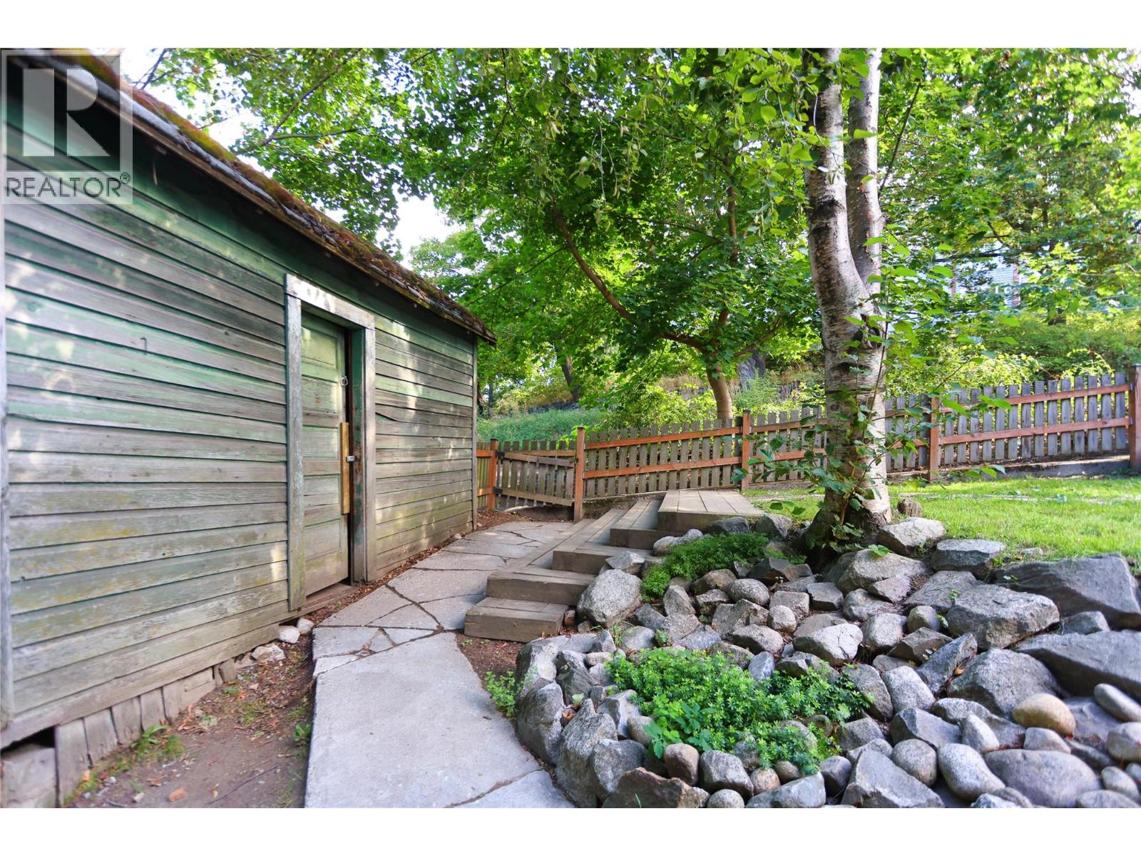 924 FRONT Street
